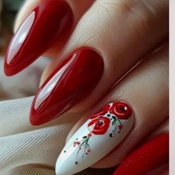 24 Pieces Fake Press On Nails - Picture 1 of 6